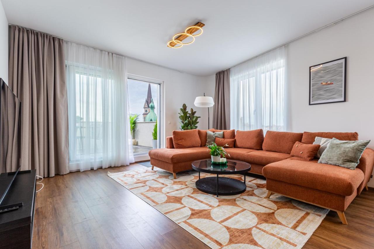 New Penthouse w double parking panoramic balcony — 4-Star Luxury Hotel in Budapest, Hungary