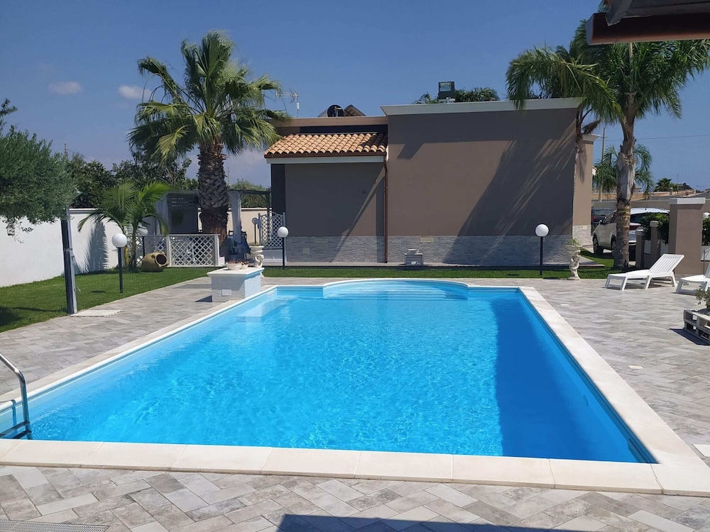 Belvilla by OYO Villa Flora — 4-Star Luxury Hotel in Mazara Del Vallo, Italy