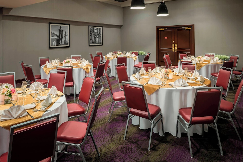 Four Points by Sheraton Boston Logan Airport Revere - photo 31