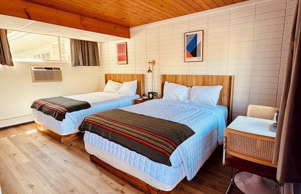 The Sierra Motel - photo 8