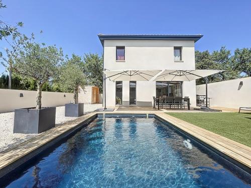 Chez NELL gîte piscine chauffée au pied du Ventoux in Bedoin, France