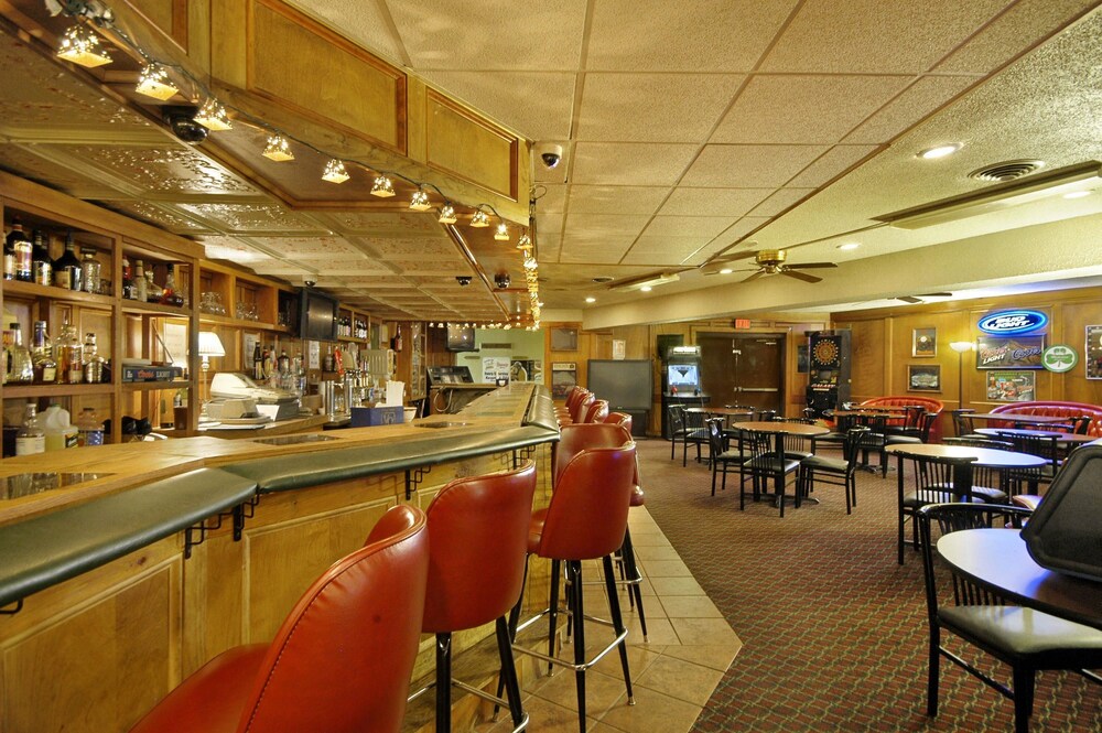 Ramada by Wyndham Pittsburgh New Stanton - photo 16