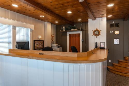 The Admiral Hotel Motel - photo 5