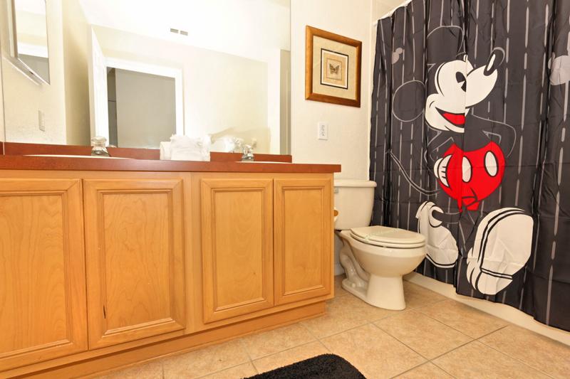 546 Windsor Place The Abbey 5 Bedrooms 3 Bath - photo 15