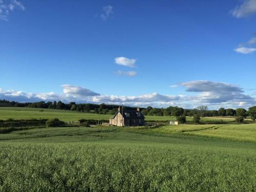 Blackhill Farm Cottage — 4-Star Luxury Hotel in Perth, United Kingdom
