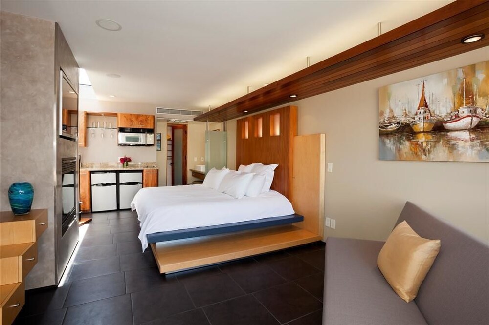 14 West Hotel - featured photo