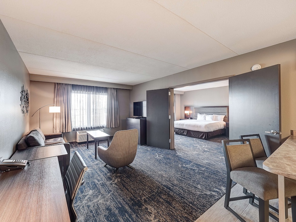 DoubleTree by Hilton Hotel Bloomington - photo 34