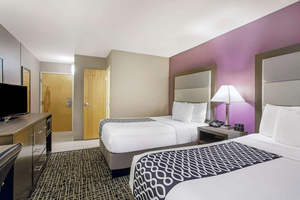 La Quinta Inn by Wyndham Radford - photo 10