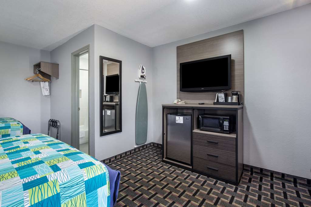 Knights Inn and Suites Salem - photo 24