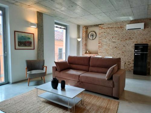 Recinto Nobili 1 parcheggio privato gratuito — 4-Star Luxury Hotel in Asti, Italy