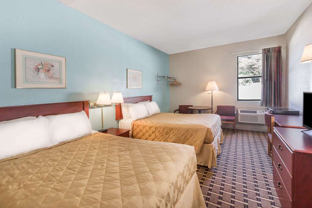 Super 8 by Wyndham Knoxville Downtown Area - photo 9