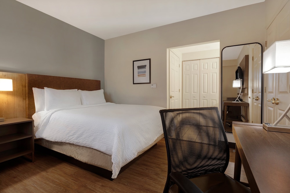 Staybridge Suites Tallahassee by IHG - photo 10