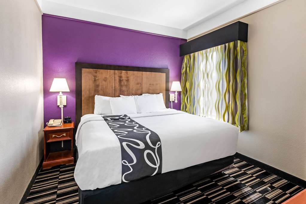 La Quinta Inn & Suites by Wyndham Roswell - photo 28
