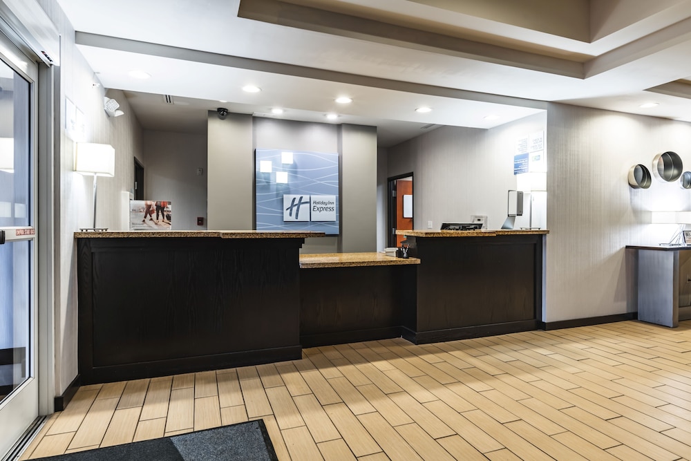 Holiday Inn Express & Suites New Martinsville by IHG - photo 66