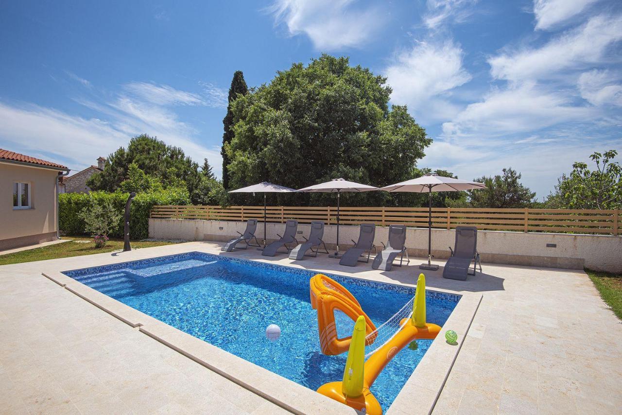 Villa Mit Pool Und Klimatisierten Schlafzimmern — 4-Star Luxury Hotel in Marcana, Croatia