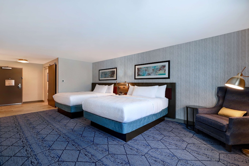 Hilton Garden Inn Cedar Rapids - photo 13