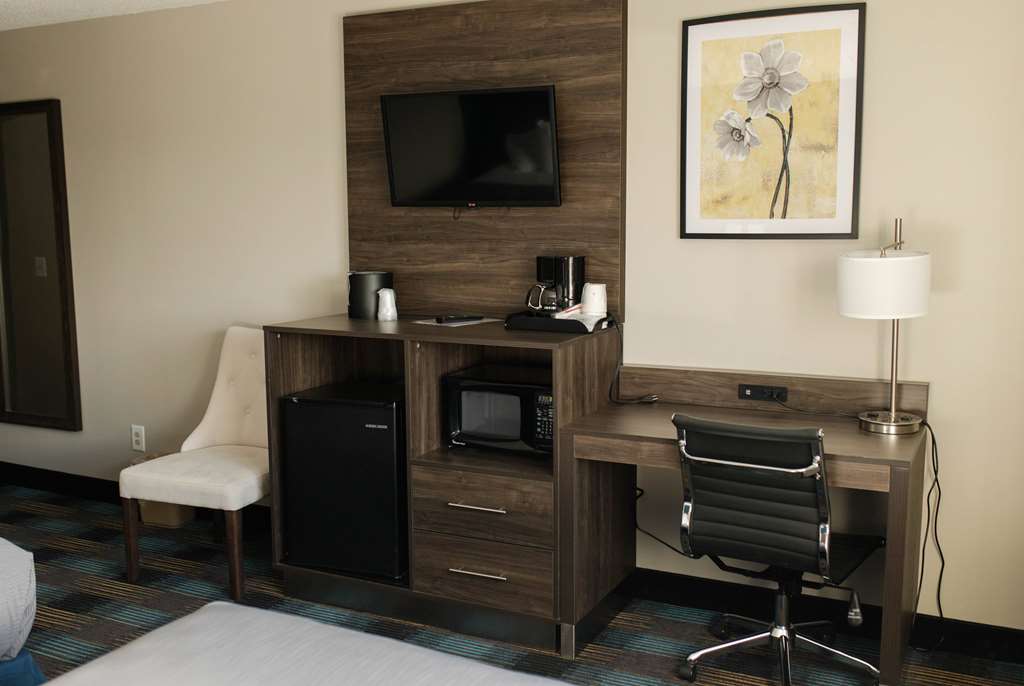 Travelodge by Wyndham Escanaba - photo 7