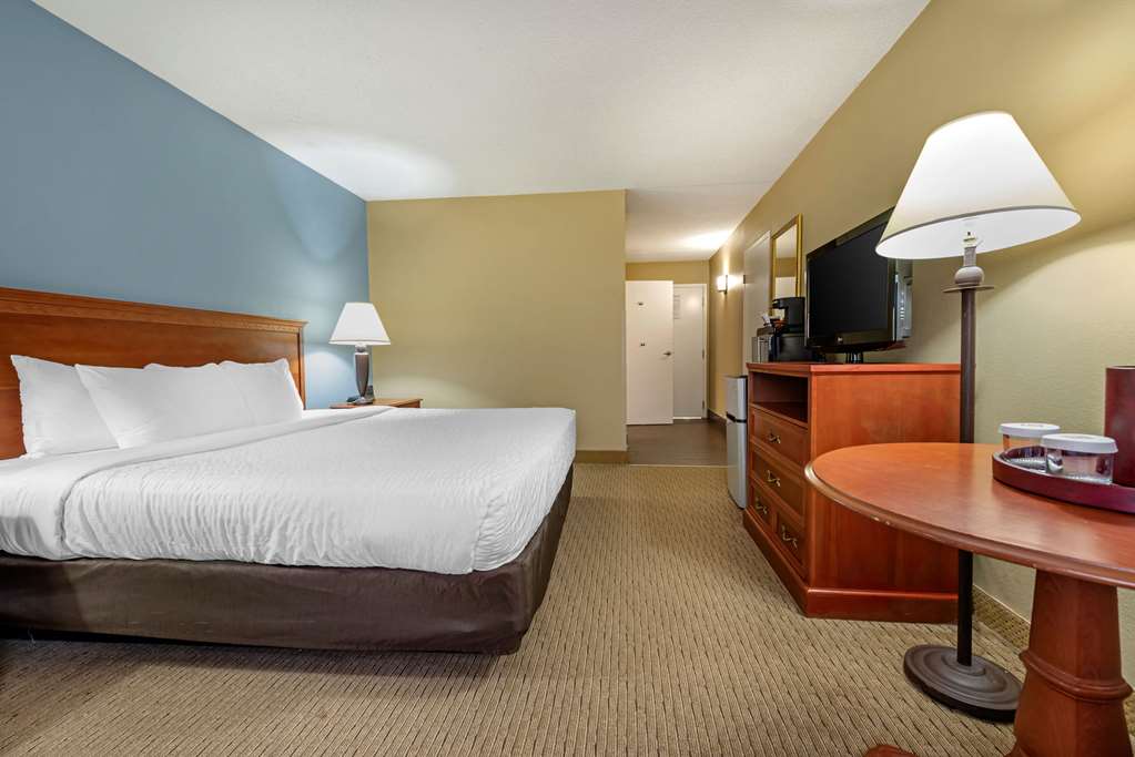 Clarion Hotel Conference Center Lexington North - photo 7