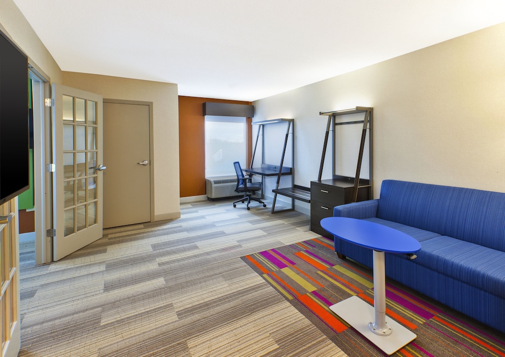 Holiday Inn Express Hotel & Suites Chicago Midway Airport by IHG - photo 9