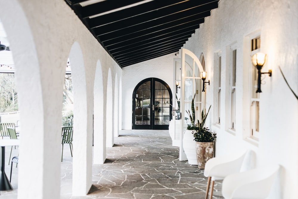 The Oaks Ranch — 4-Star Luxury Hotel in Tomakin, Australia