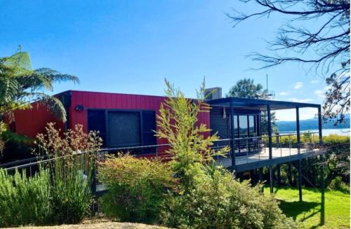 Hillstop Mallacoota - carbon neutral hotel in Mallacoota