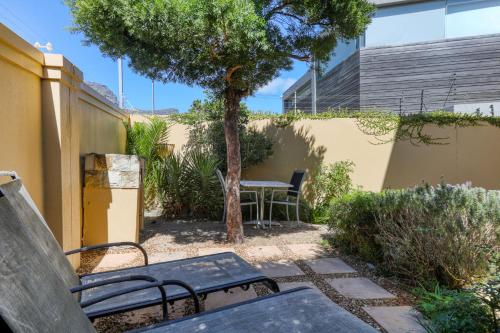 Backup Powered Camps Bay Garden Apartment