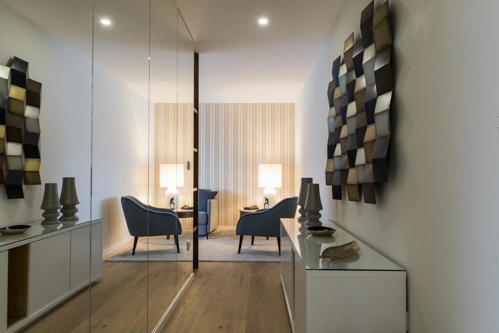 MB Una Apartments by Una — 4-Star Luxury Hotel in Porto, Portugal