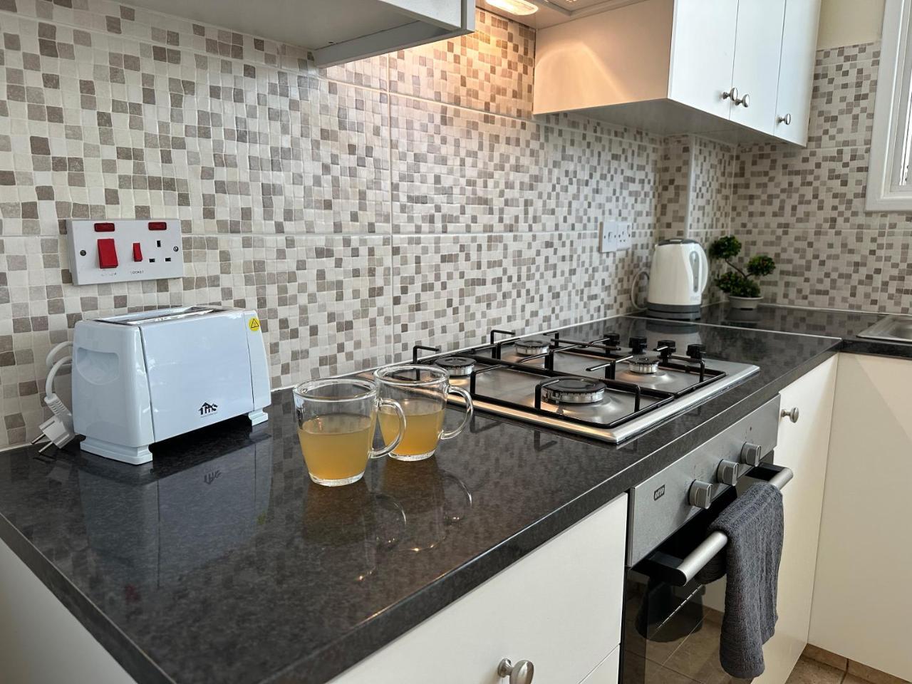 Serenity Sunset Holiday Apt Larnaca