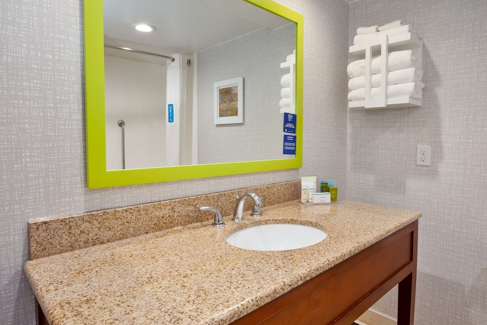 Hampton Inn College Park - photo 30