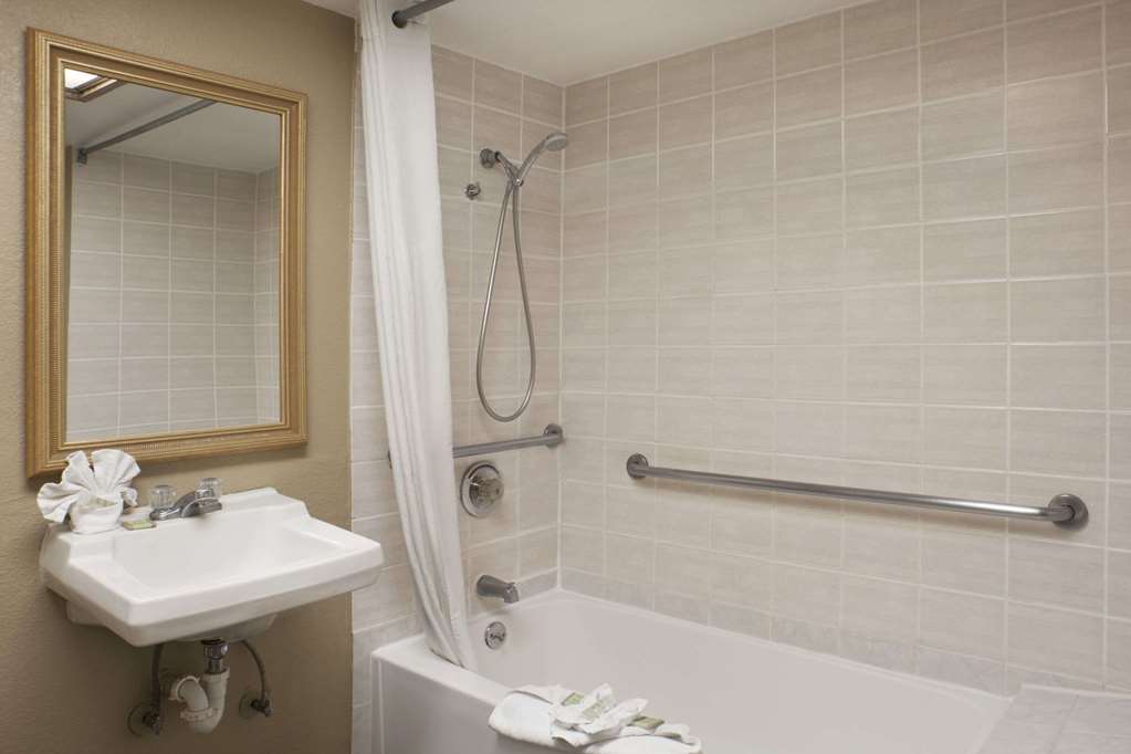 Super 8 by Wyndham Conference Center NAU Downtown - photo 15