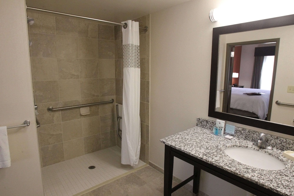Hampton Inn & Suites Seneca Clemson Area - photo 36