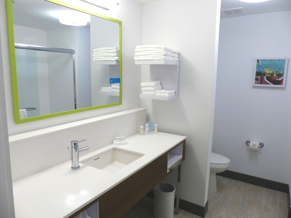 Hampton Inn Paramus - photo 26