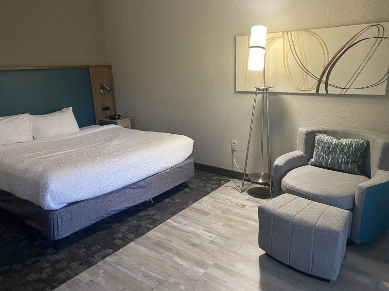 Courtyard by Marriott Newport News Yorktown - photo 40