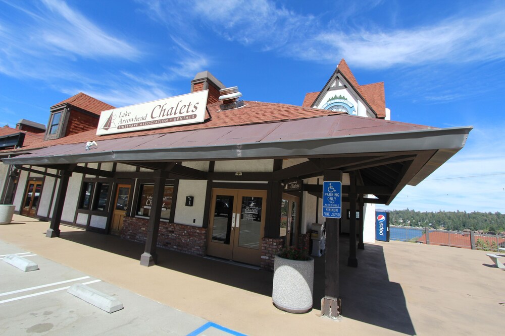 Lake Arrowhead Chalets a VRI resort - photo 29