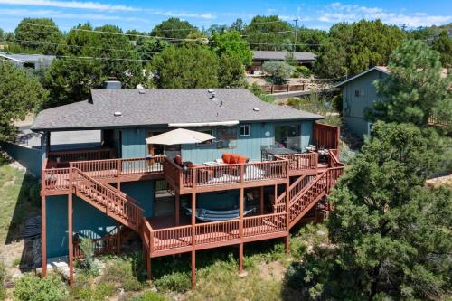 Pine Nest Retreat Saloon and Scenic Views in Prescott, United States
