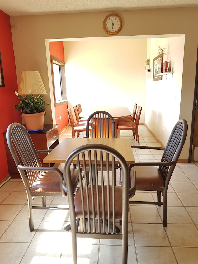 Le Mars Inn & Suites - photo 37
