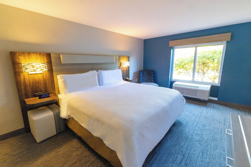 Holiday Inn Express Hotel of Neptune by IHG - photo 41