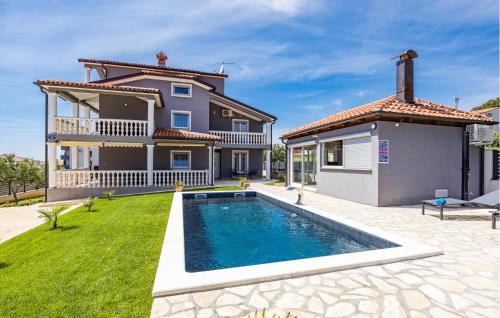 1 Bedroom Stunning Apartment In Medulin — 4-Star Luxury Hotel in Medulin, Croatia