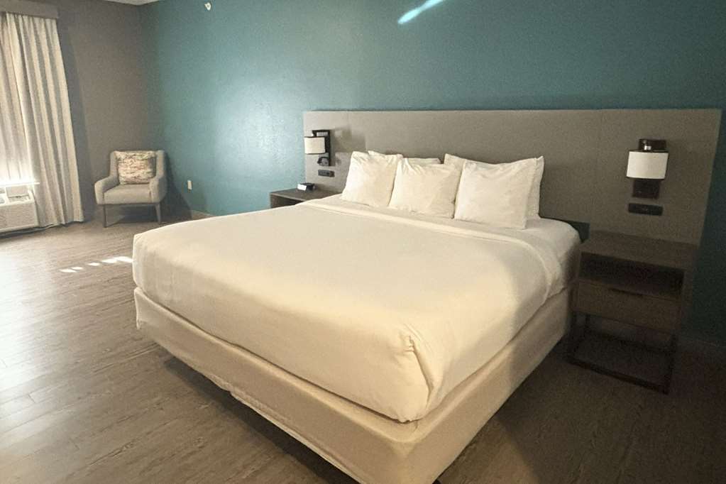 Comfort Inn & Suites Burnet - photo 10
