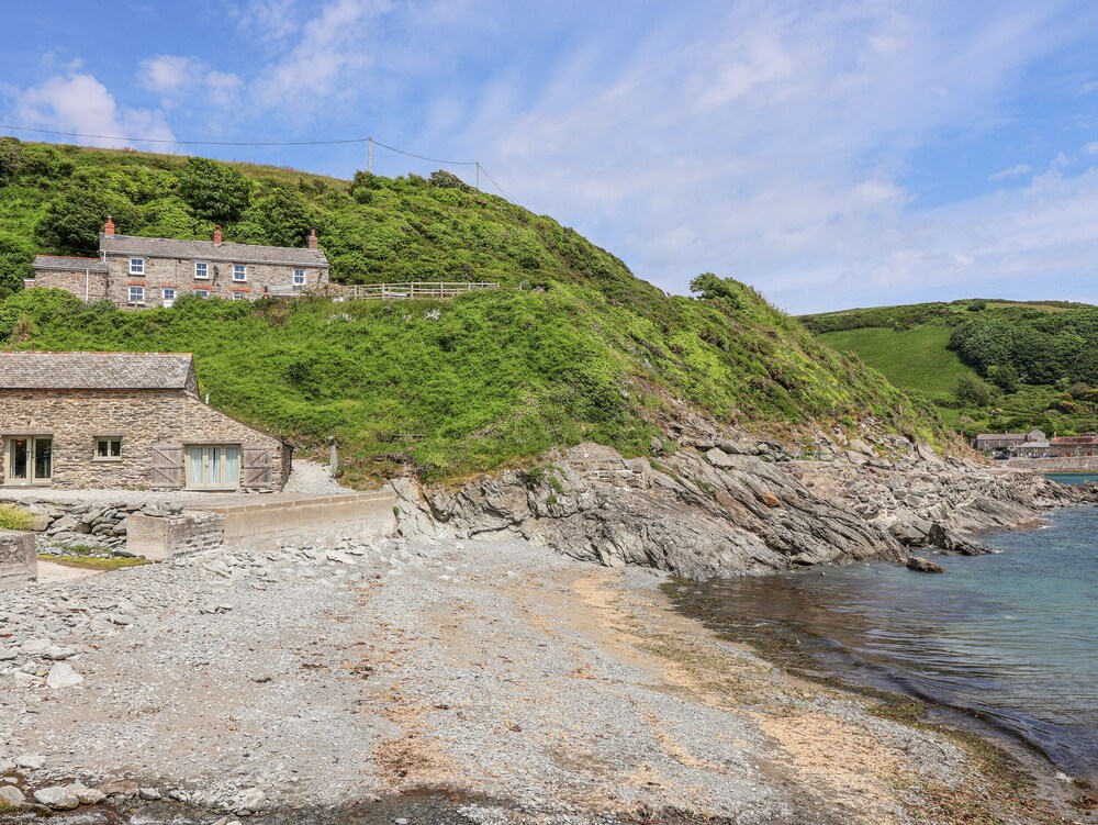 2 Cliff Cottages in Truro, United Kingdom