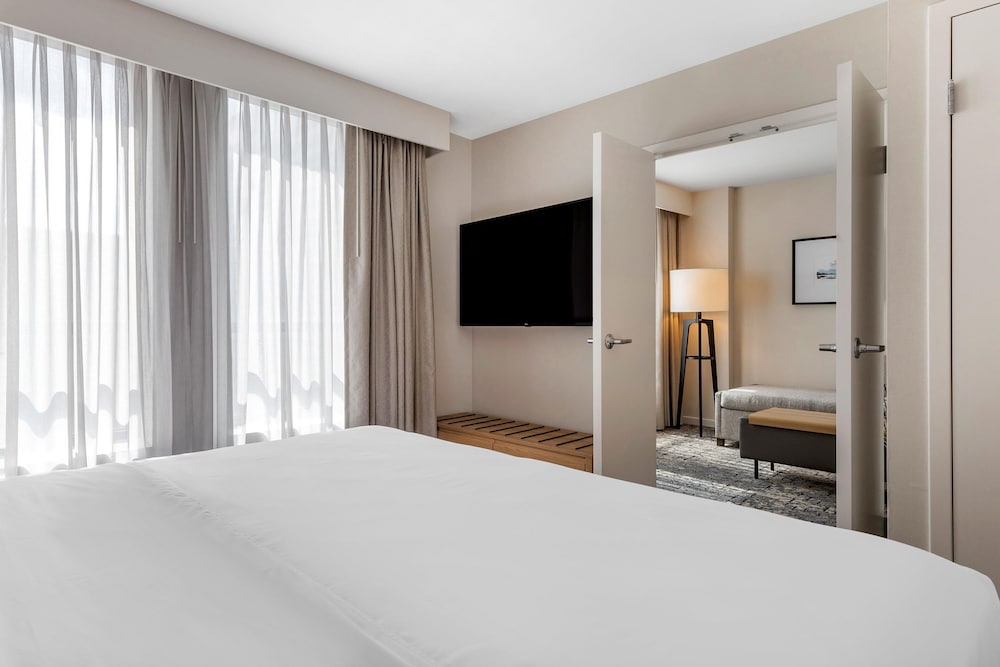 Sheraton Suites Old Town Alexandria - photo 16