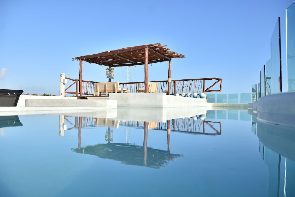 Sundeck