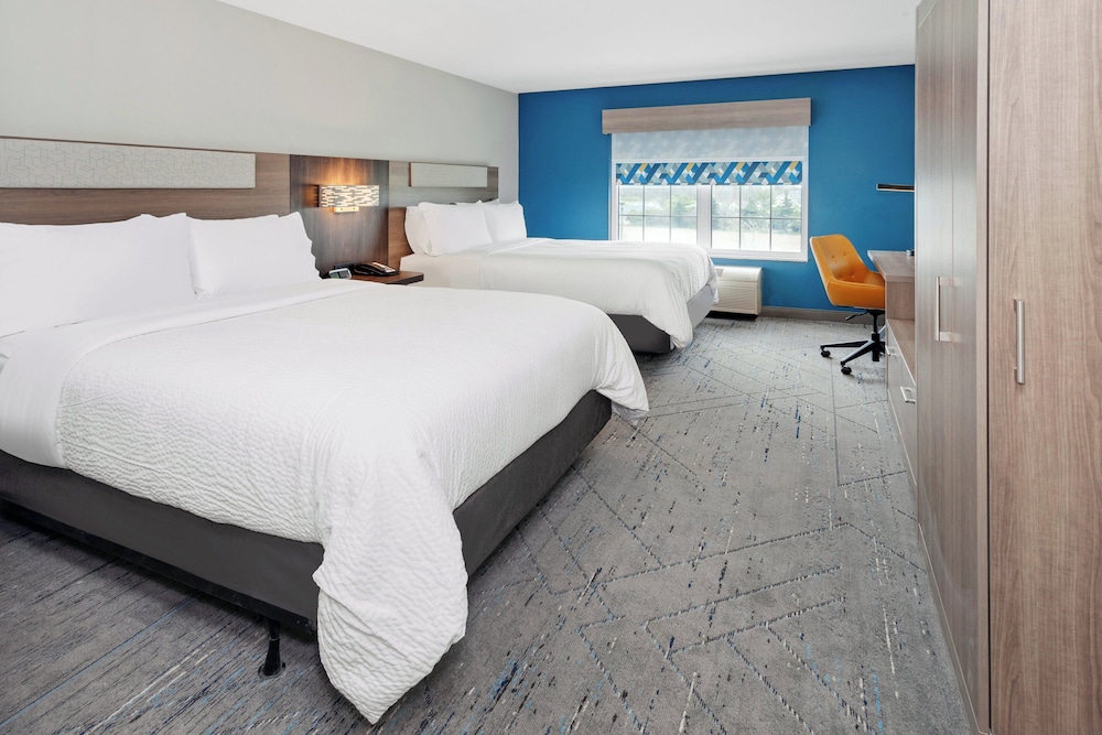 Holiday Inn Express & Suites Port Washington by IHG - photo 26
