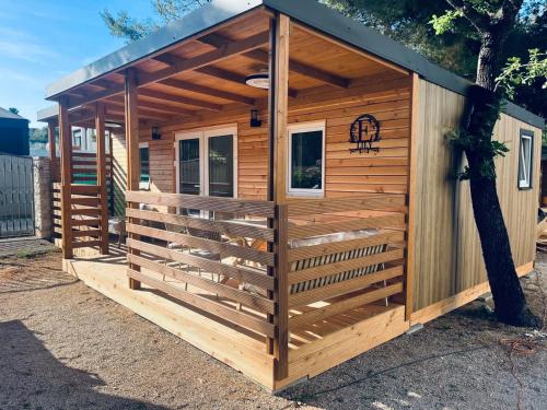 Lily E in Pakostane, Croatia