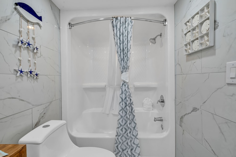 Breakers Tower 1BR Oceanfront Condo - photo 24