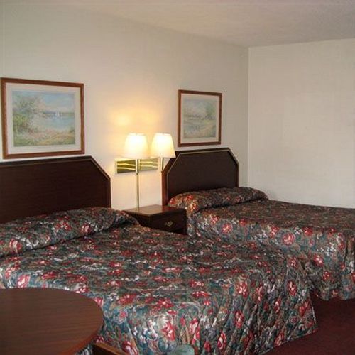 Sands Central Inn Hot Springs - photo 5