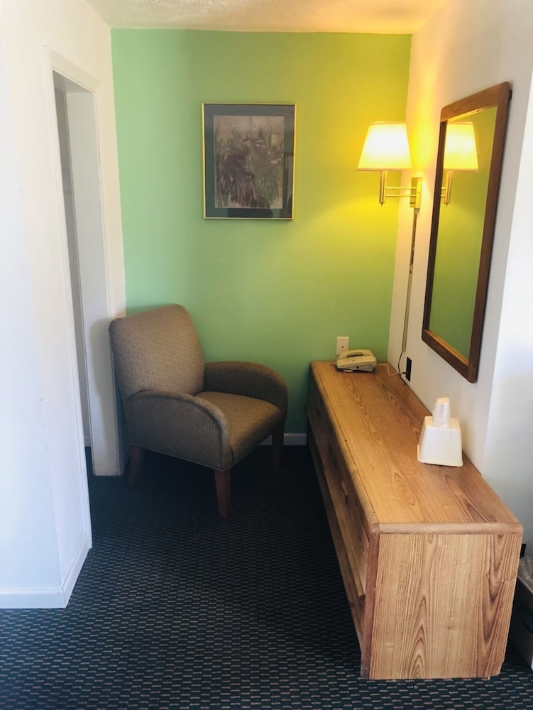 Woodridge Motel - photo 6