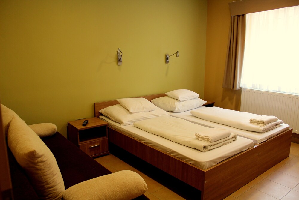 Bf Hotel — Balatonfoldvar — photo 2