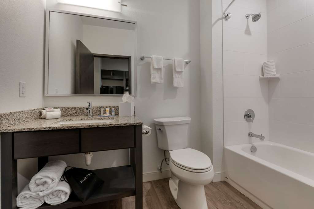 MainStay Suites Cincinnati University Uptown - photo 16