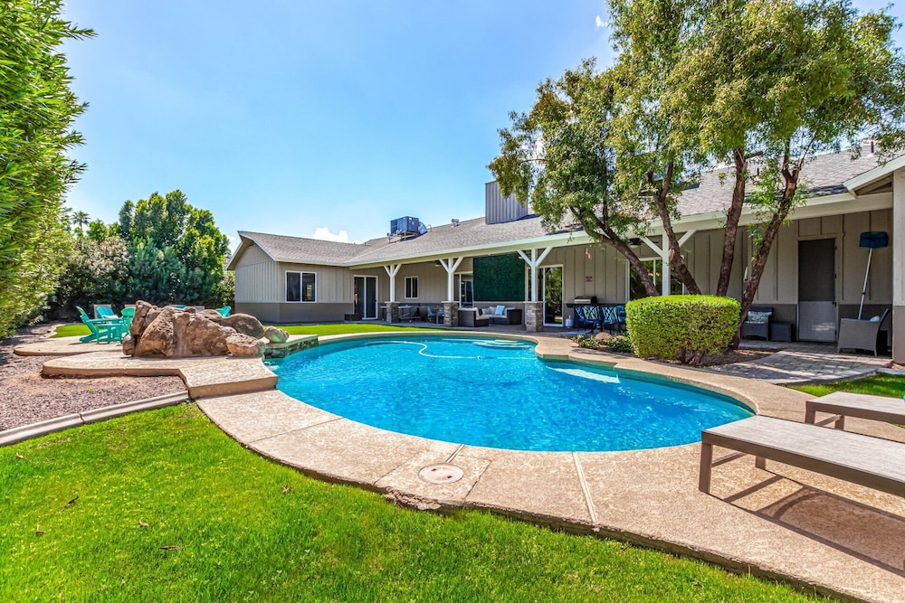 Sunny Daze in Old Town Scottsdale Heated Pool — 4-Star Luxury Hotel in Scottsdale, United States
